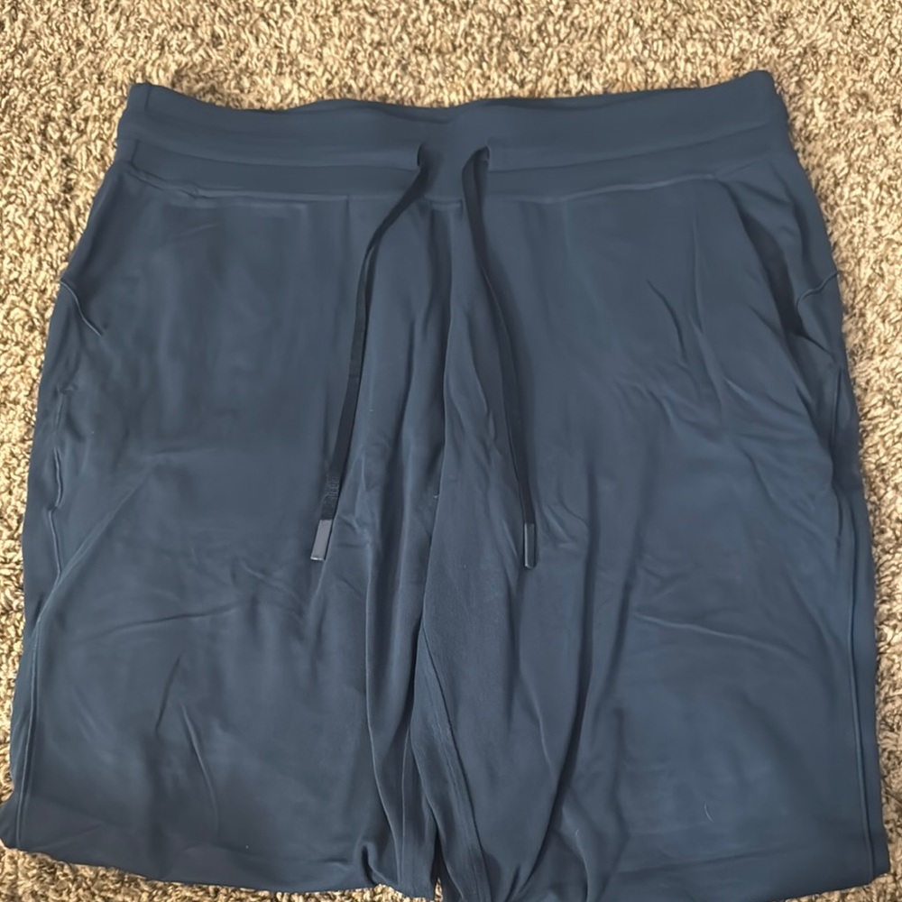Lululemon Ready to Rulu Jogger size 12 midnight blue color